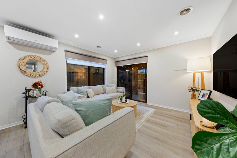 Photo - 8 Callistemon Street, Officer VIC 3809 - Image 8
