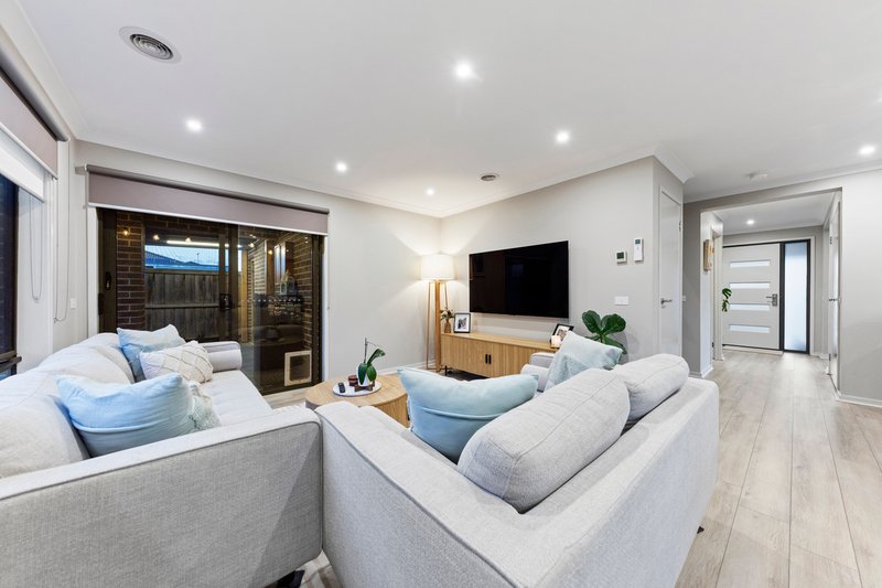 Photo - 8 Callistemon Street, Officer VIC 3809 - Image 9