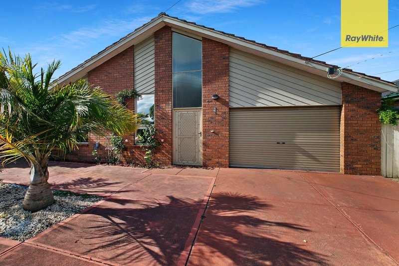 Photo - 8 Camdale Parade, St Albans VIC 3021 - Image 2