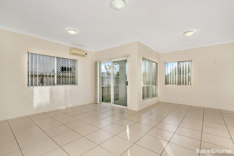 Photo - 8 Canaipa Court, Rothwell QLD 4022 - Image 8