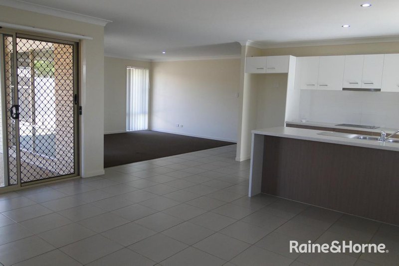 Photo - 8 Canal Street, Calliope QLD 4680 - Image 2