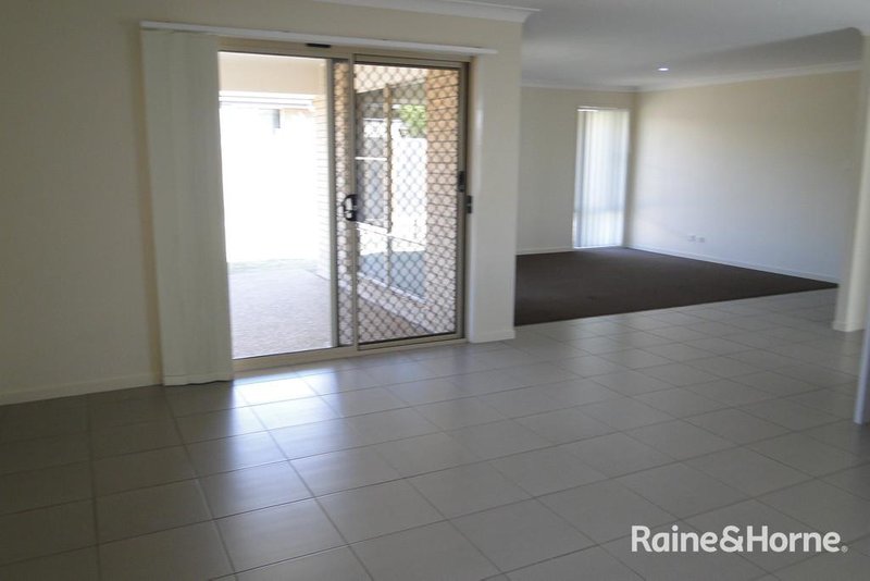 Photo - 8 Canal Street, Calliope QLD 4680 - Image 4