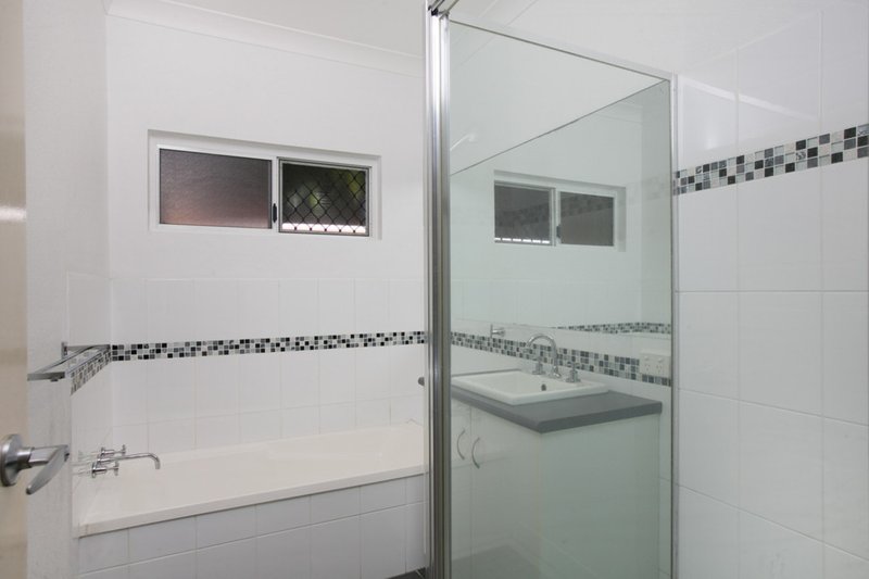 Photo - 8 Capri Close, Kewarra Beach QLD 4879 - Image 10