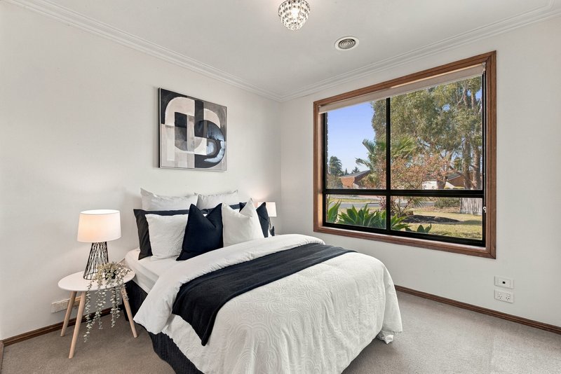 Photo - 8 Caprice Court, Keilor Downs VIC 3038 - Image 7
