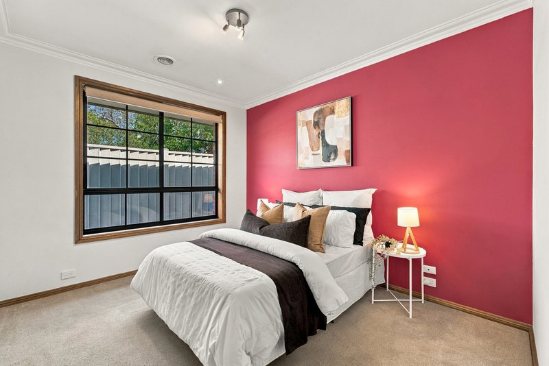 Photo - 8 Caprice Court, Keilor Downs VIC 3038 - Image 10