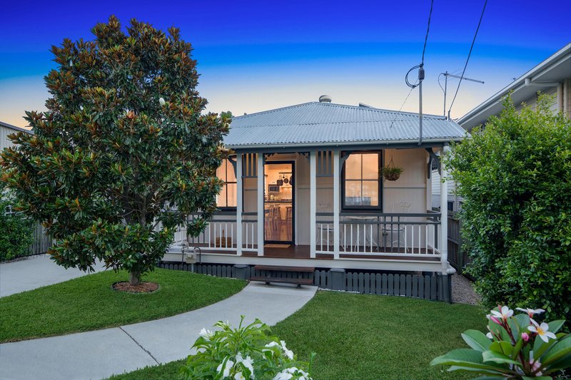 8 Carbethon Street, Manly QLD 4179