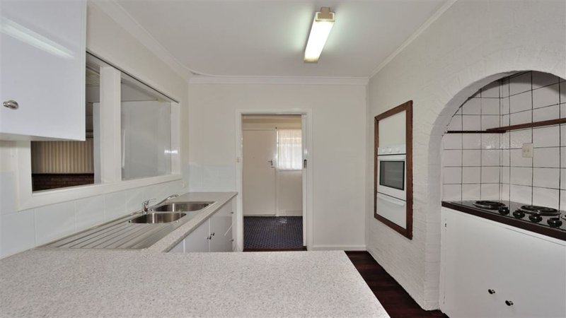 Photo - 8 Carina Close, Rockingham WA 6168 - Image 4