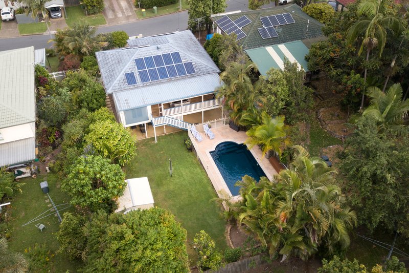 Photo - 8 Carissa Street, Arana Hills QLD 4054 - Image 2