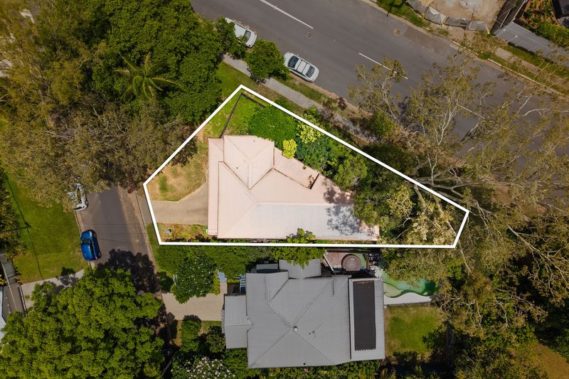 Photo - 8 Carmel Street, Bardon QLD 4065 - Image 9