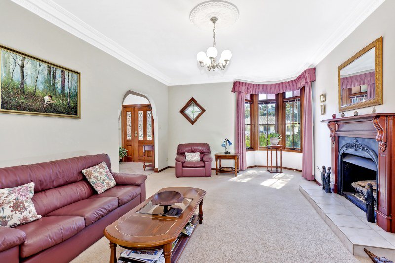 Photo - 8 Carnarvon Drive, Frenchs Forest NSW 2086 - Image 6