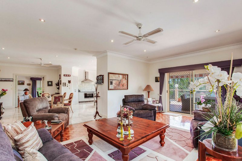 Photo - 8 Carrara Road, Carrara QLD 4211 - Image 5