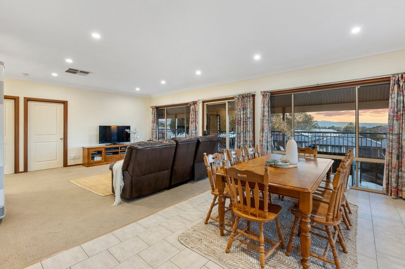 Photo - 8 Carribean Terrace, Modbury Heights SA 5092 - Image 3