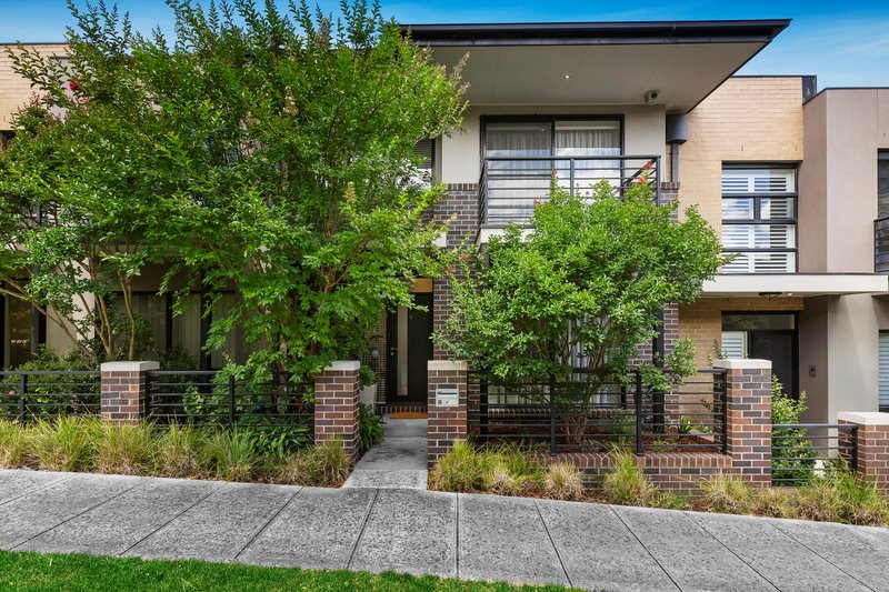 8 Cascade Walk, Macleod VIC 3085