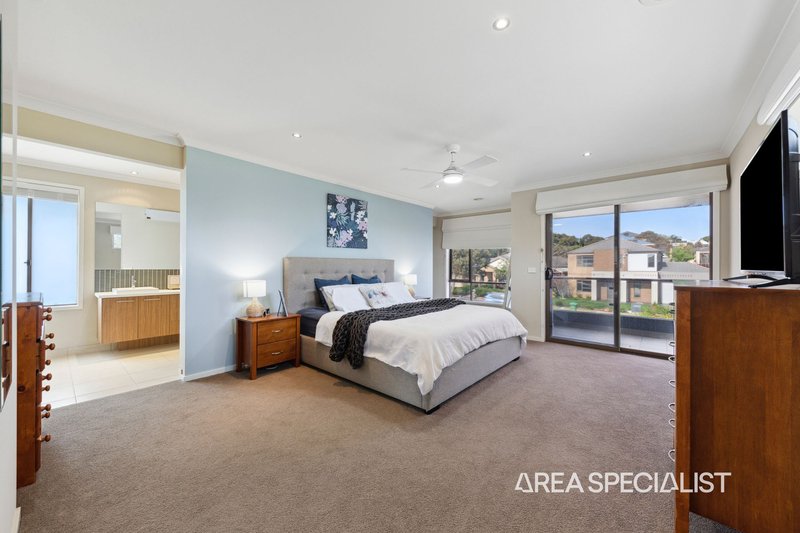 Photo - 8 Casey Court, Pakenham VIC 3810 - Image 3