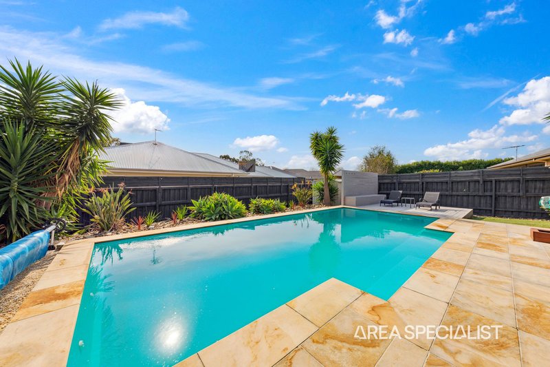 Photo - 8 Casey Court, Pakenham VIC 3810 - Image 5