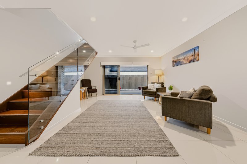 Photo - 8 Caspian Parade, Warner QLD 4500 - Image 3
