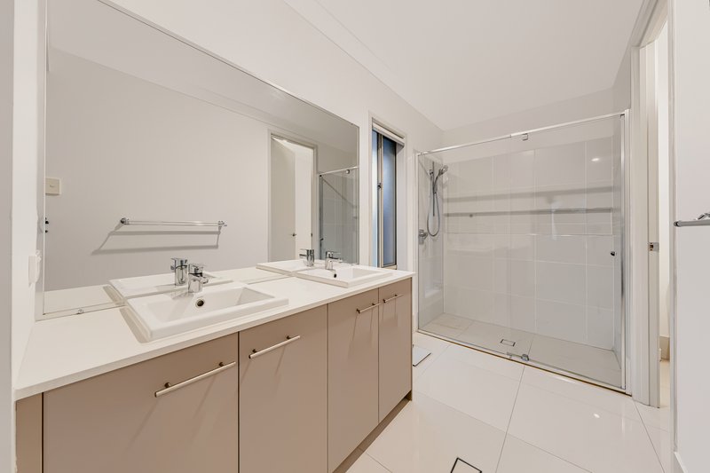 Photo - 8 Caspian Parade, Warner QLD 4500 - Image 11