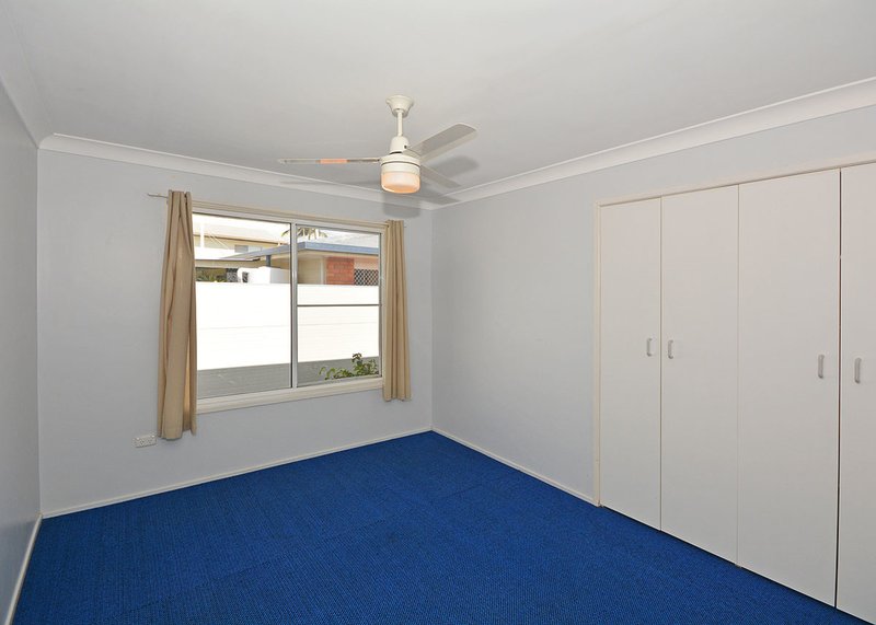 Photo - 8 Cassia Street, Burrum Heads QLD 4659 - Image 10