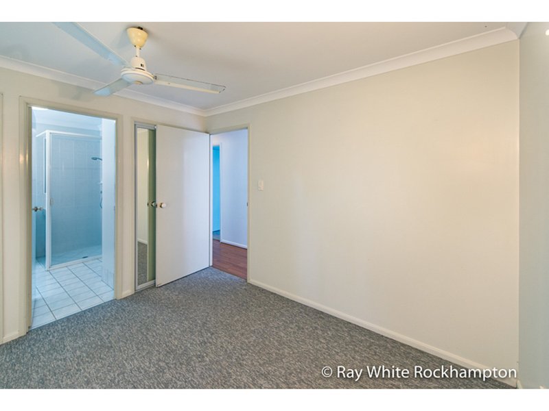 Photo - 8 Cassia Street, Norman Gardens QLD 4701 - Image 14