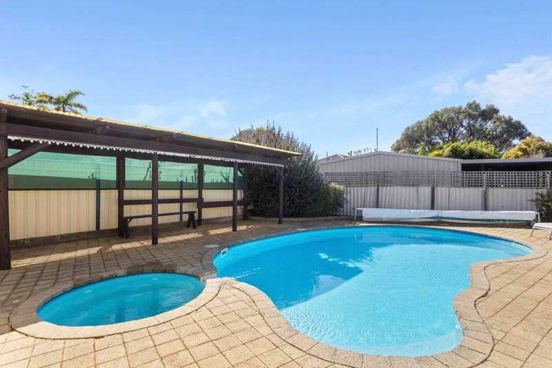 8 Castle Court, Kallaroo WA 6025