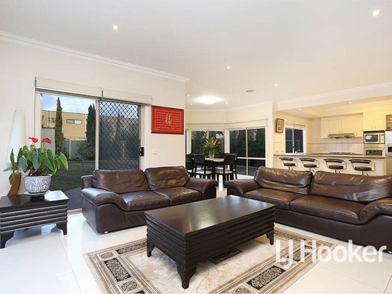 Photo - 8 Castlewood Place, Point Cook VIC 3030 - Image 6