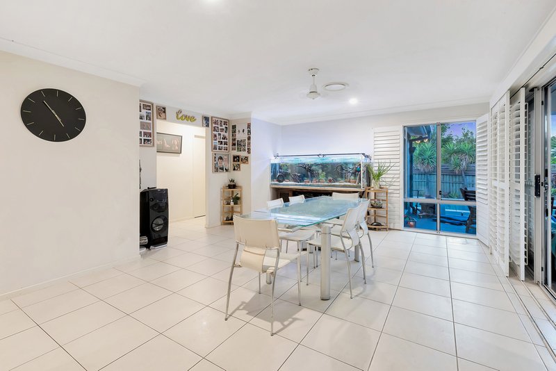 Photo - 8 Casuarina Way, Helensvale QLD 4212 - Image 9