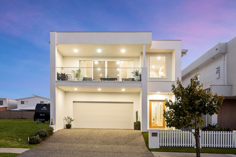 Photo - 8 Catamaran Avenue, Shell Cove NSW 2529 - Image 1