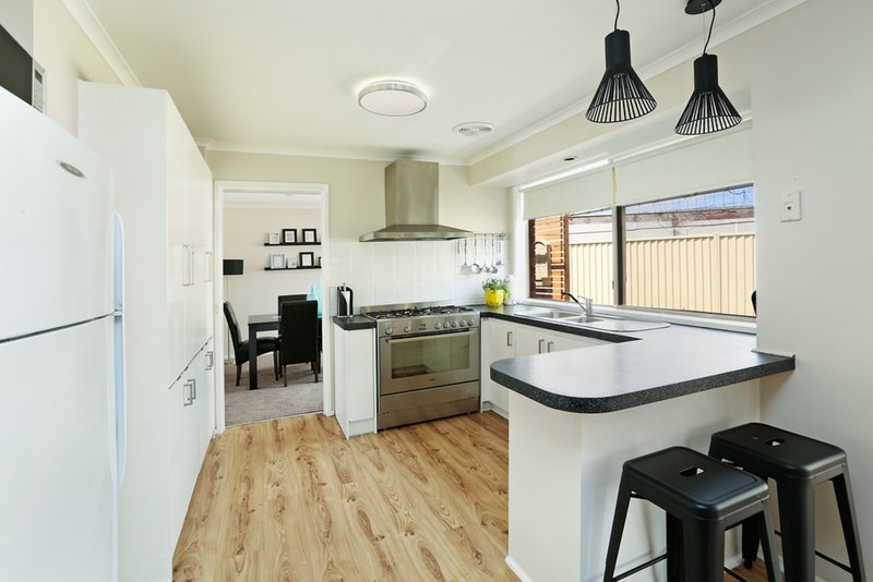 Photo - 8 Cathcart Court, Corio VIC 3214 - Image 3