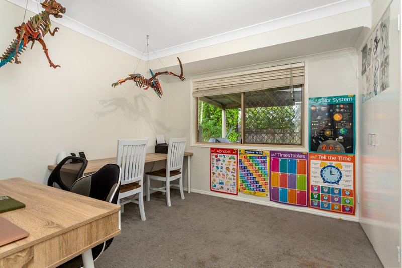 Photo - 8 Cather Ct , Mount Warren Park QLD 4207 - Image 10