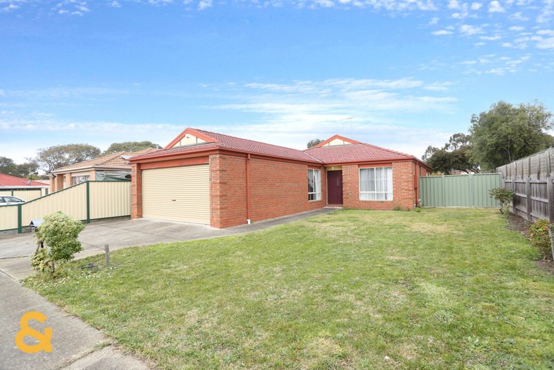 Photo - 8 Caulfield Crescent, Roxburgh Park VIC 3064 - Image 2