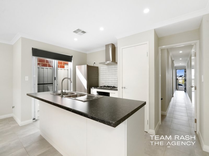 Photo - 8 Charades Way, Brabham WA 6055 - Image 7
