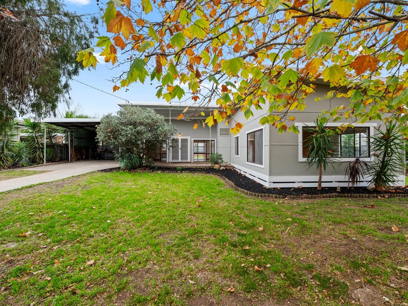 Photo - 8 Charles Street, Benalla VIC 3672 - Image 4