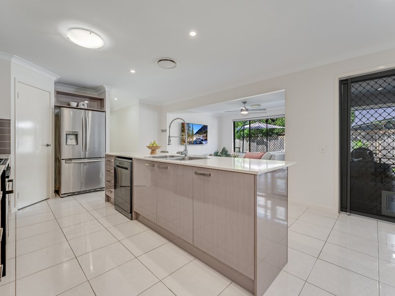 Photo - 8 Charles Street, Everton Hills QLD 4053 - Image 5