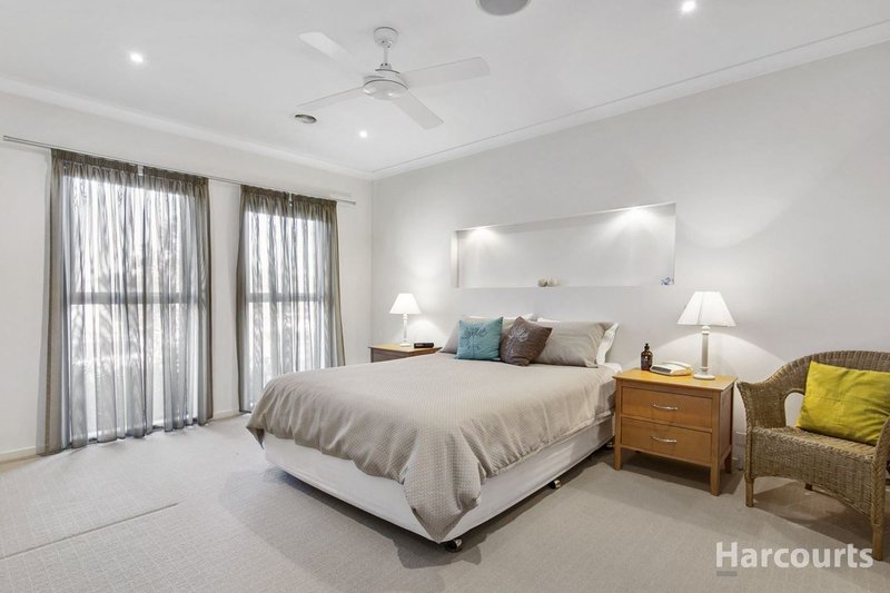 Photo - 8 Chase Boulevard, Berwick VIC 3806 - Image 7