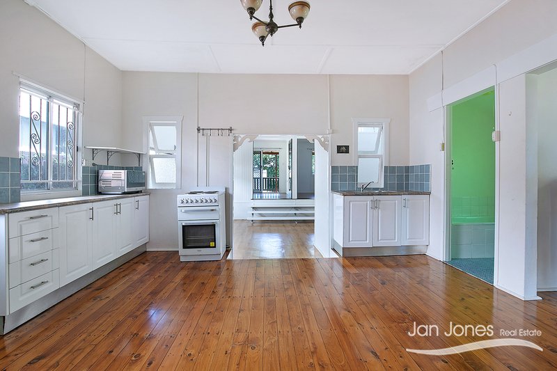 Photo - 8 Chatham St , Margate QLD 4019 - Image 5