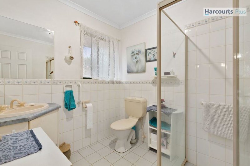 Photo - 8 Chatsworth Court, Hallett Cove SA 5158 - Image 17