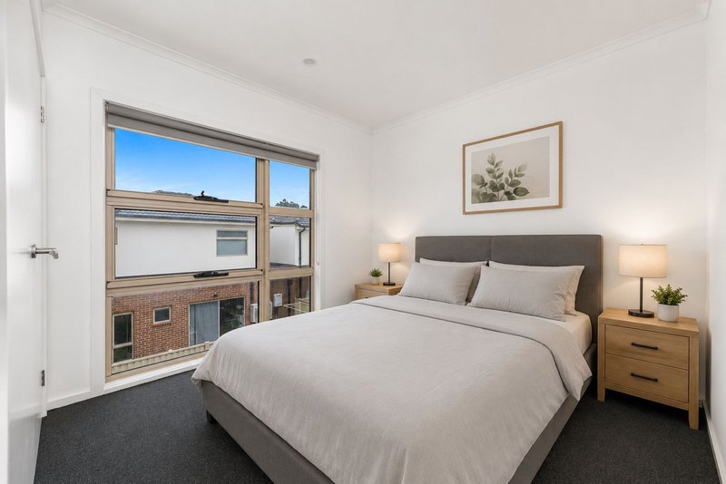 Photo - 8 Chava Place, Springvale South VIC 3172 - Image 2
