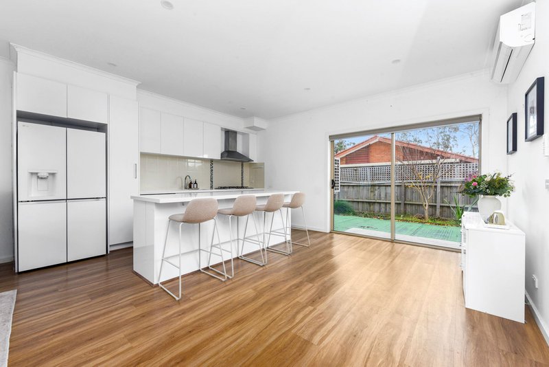 Photo - 8 Chava Place, Springvale South VIC 3172 - Image 5