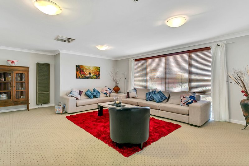 Photo - 8 Chelsea Avenue, Flagstaff Hill SA 5159 - Image 3