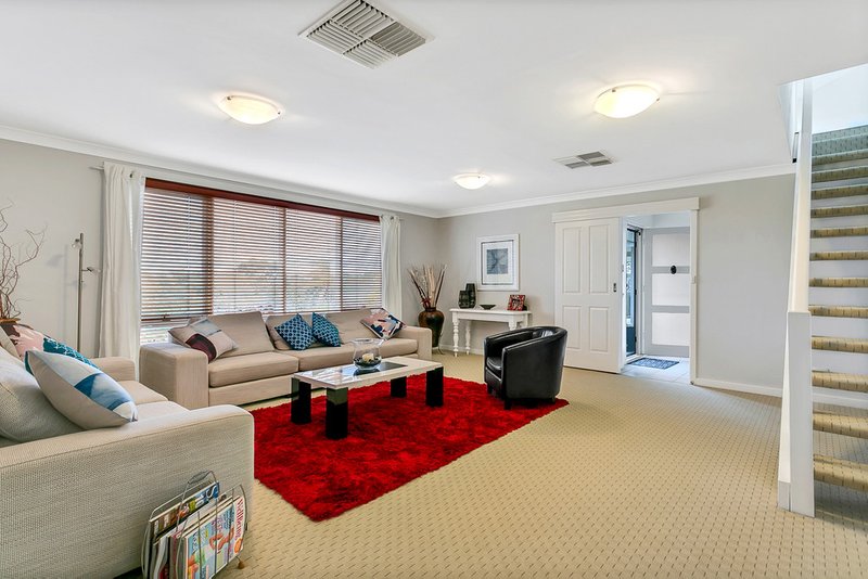 Photo - 8 Chelsea Avenue, Flagstaff Hill SA 5159 - Image 4