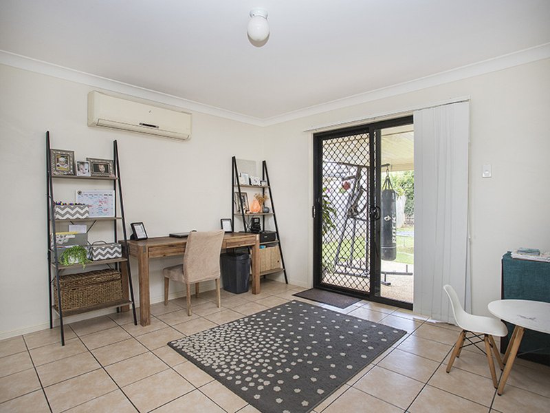 Photo - 8 Cherrytree Crescent, Upper Caboolture QLD 4510 - Image 6