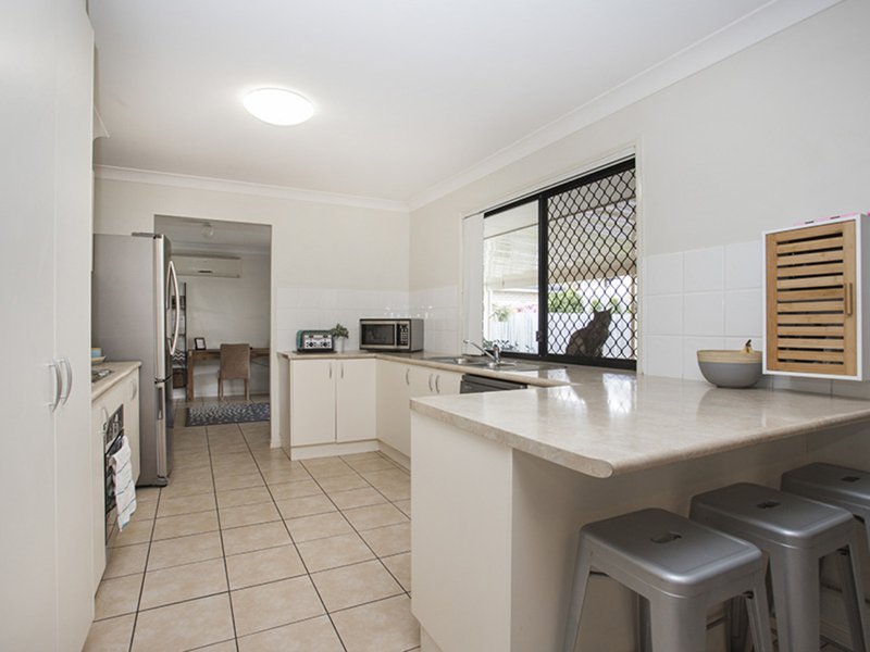 Photo - 8 Cherrytree Crescent, Upper Caboolture QLD 4510 - Image 7