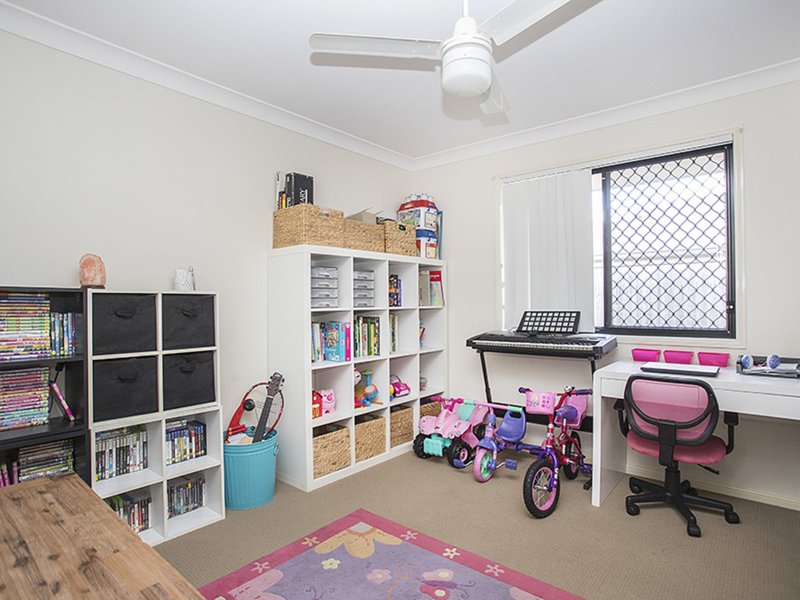 Photo - 8 Cherrytree Crescent, Upper Caboolture QLD 4510 - Image 13