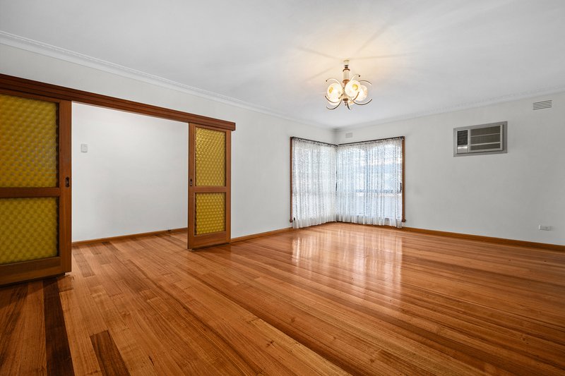 Photo - 8 Cherston Court, Thomastown VIC 3074 - Image 2