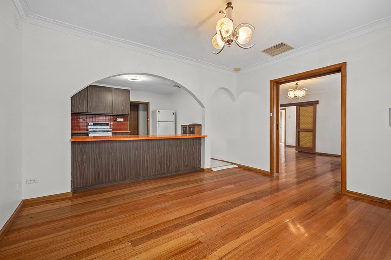 Photo - 8 Cherston Court, Thomastown VIC 3074 - Image 4