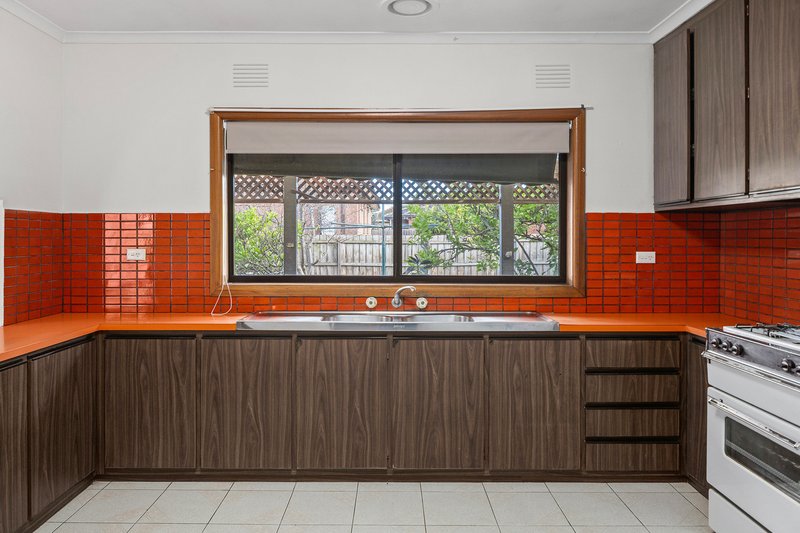 Photo - 8 Cherston Court, Thomastown VIC 3074 - Image 6