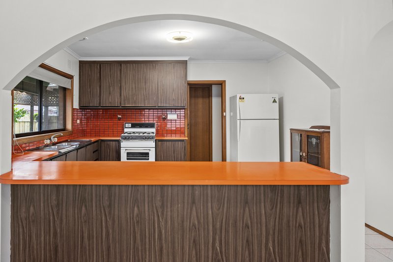 Photo - 8 Cherston Court, Thomastown VIC 3074 - Image 7