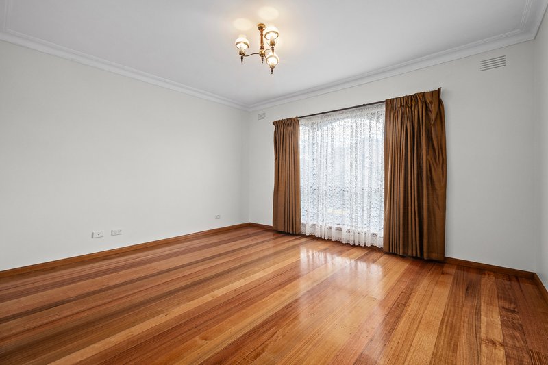 Photo - 8 Cherston Court, Thomastown VIC 3074 - Image 11