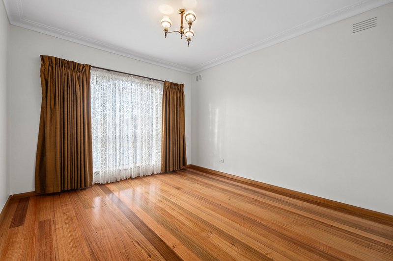 Photo - 8 Cherston Court, Thomastown VIC 3074 - Image 12