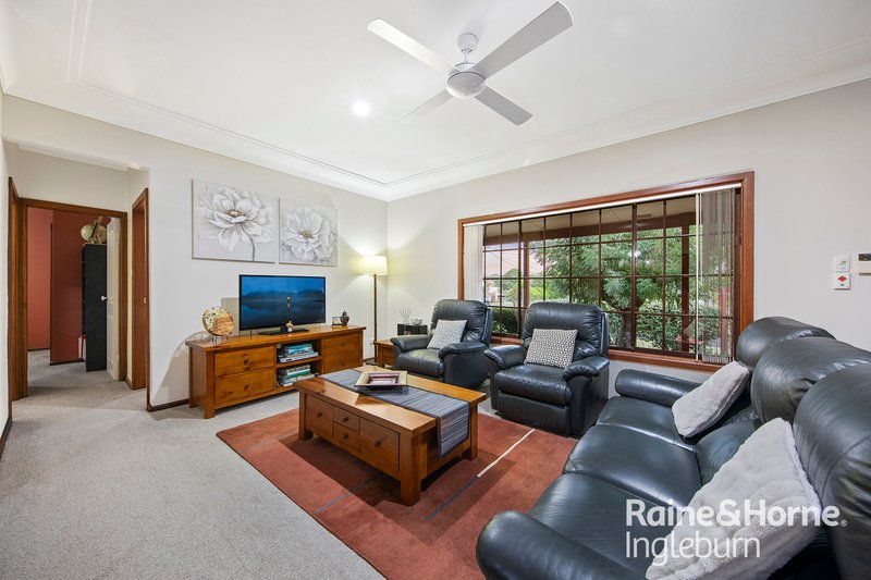 Photo - 8 Chesham Parade, Glenfield NSW 2167 - Image 4